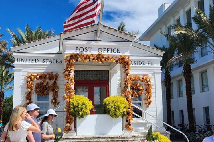 Post Office in Seaside decorated for fall Post Office in Seaside decorated for fall